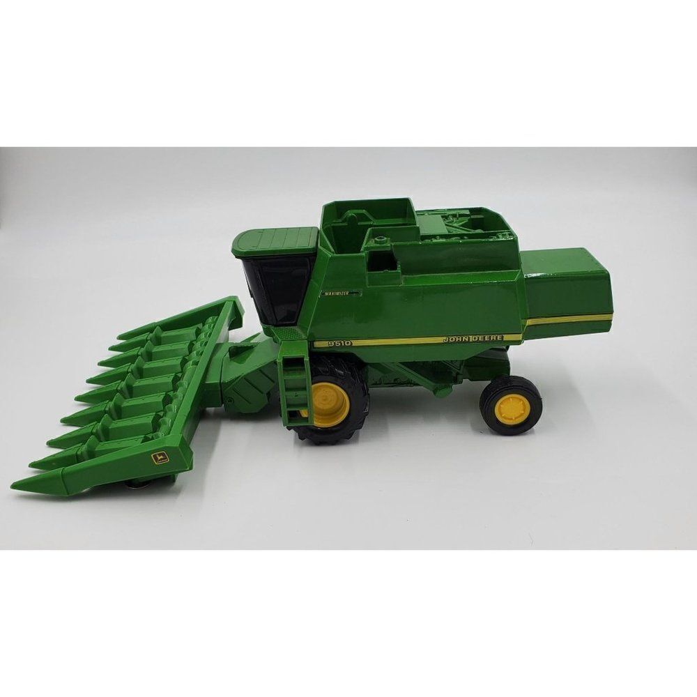 Vintage ERTL John Deere 9510 Maximizer Combine With Corn Header